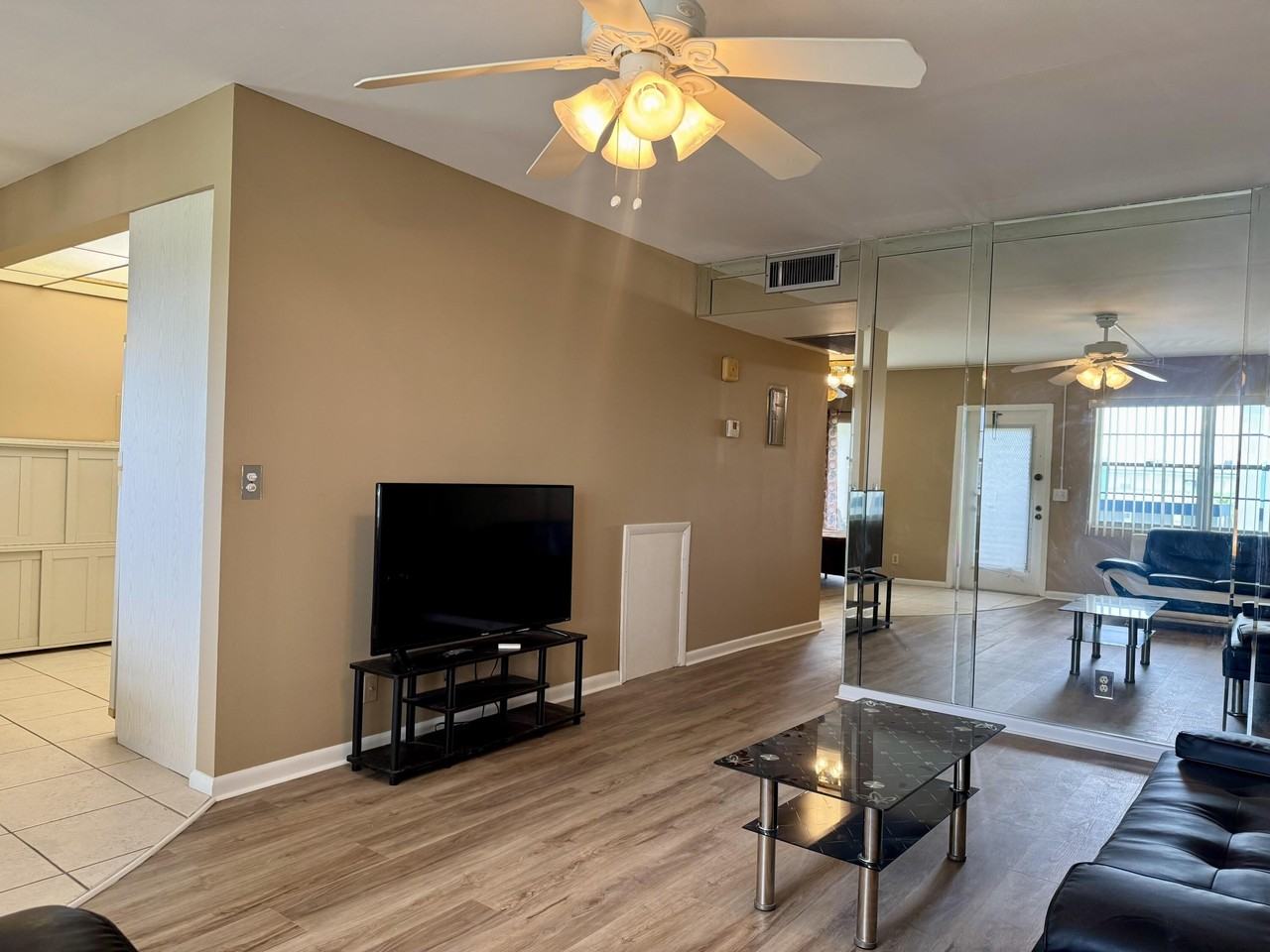 4019 Lincoln A - Photo 5 of 36