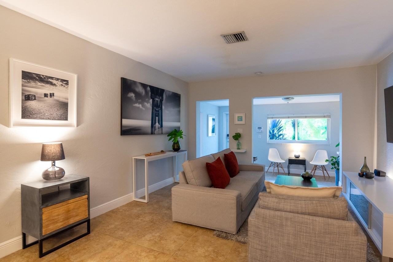 1401 Ne 17th Way - Photo 7 of 35