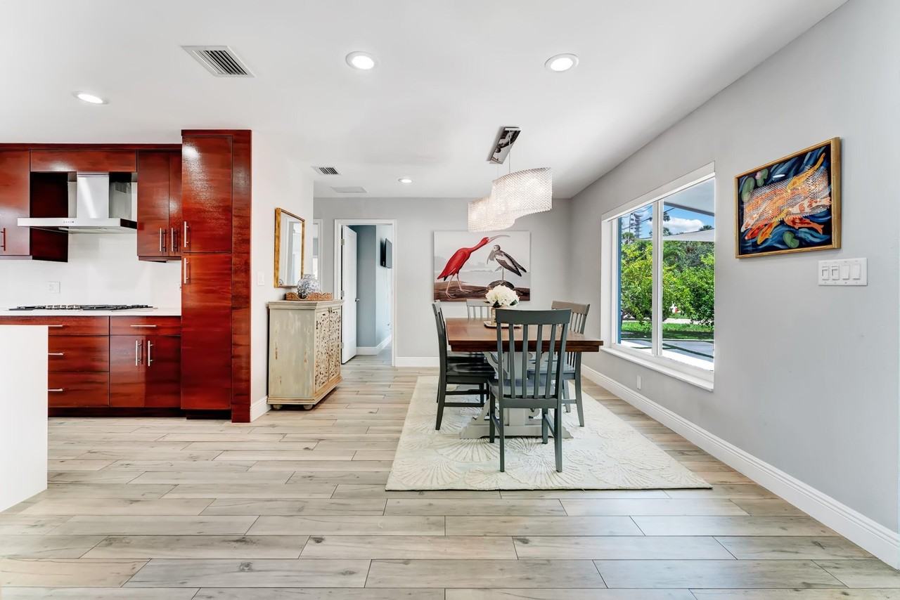 2291 Southeast 15th Street - Photo 2 of 37