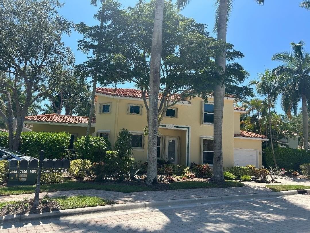 10100 Larkspur Ln - Photo 2 of 31