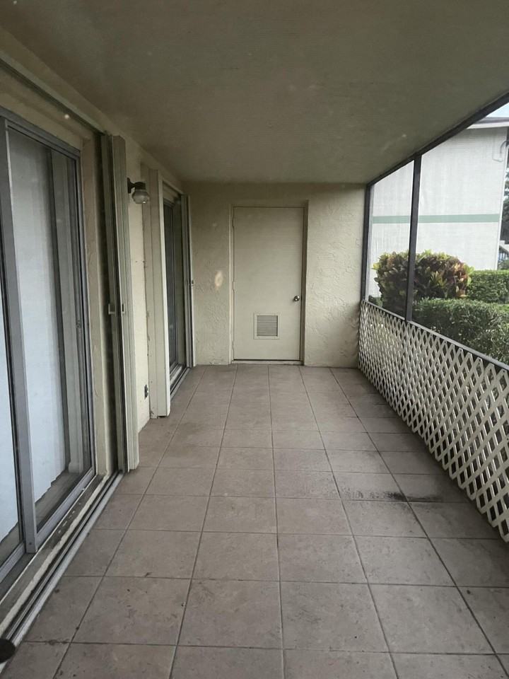 6272 Chasewood Dr #B - Photo 7 of 9