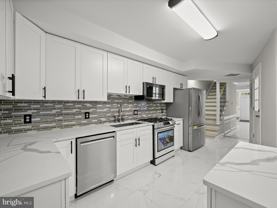 1015 S Kenwood Ave - Photo 1 of 1