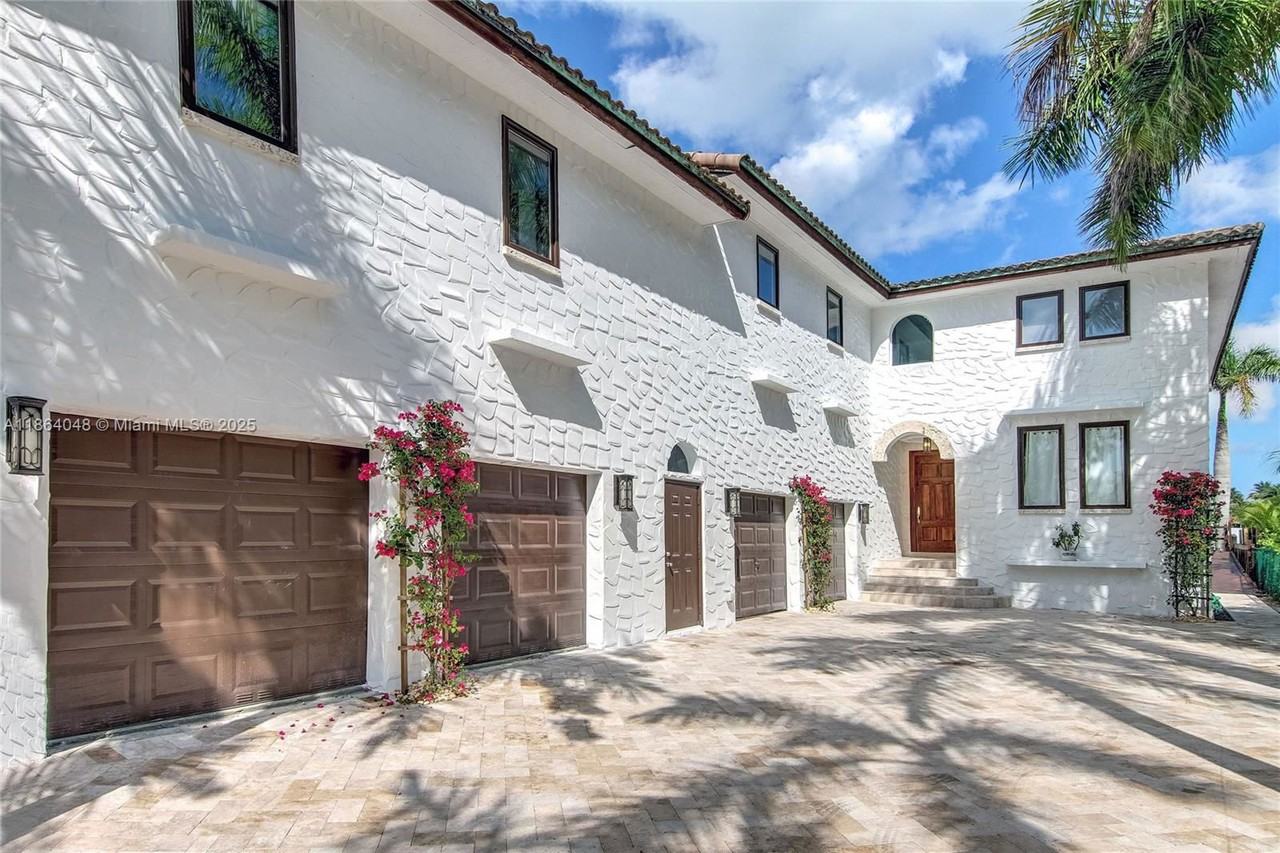 257 N Coconut Ln - Photo 4 of 8