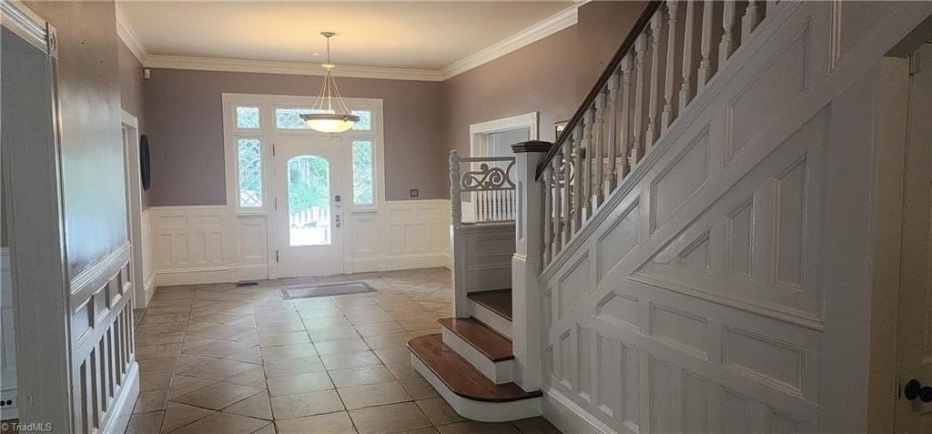 640 North Spring Street - Photo 2 of 36