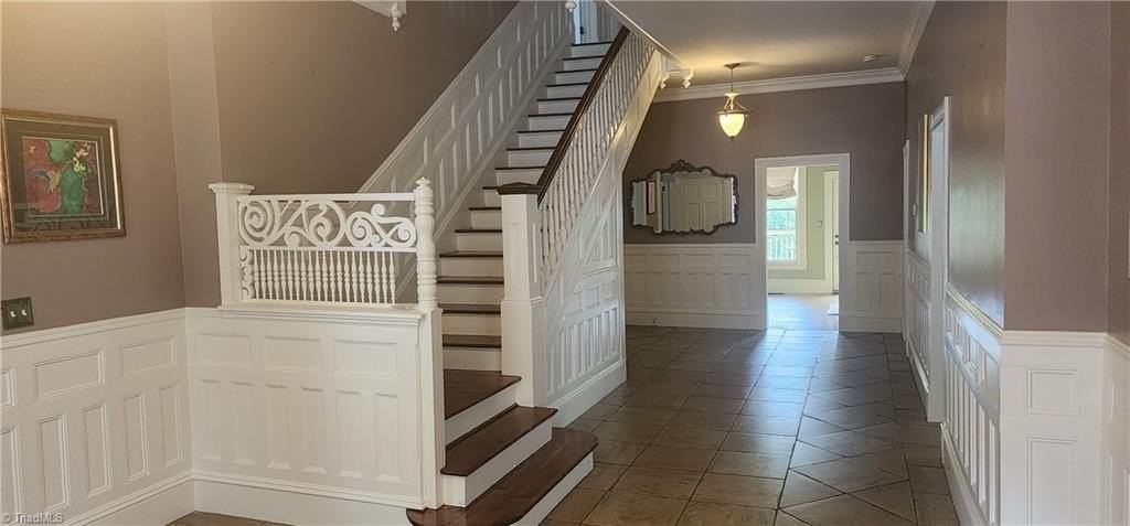 640 North Spring Street - Photo 3 of 36