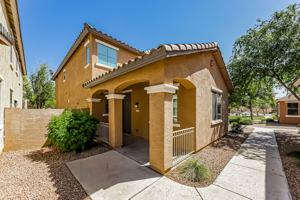 featured image of 129 E Catclaw St