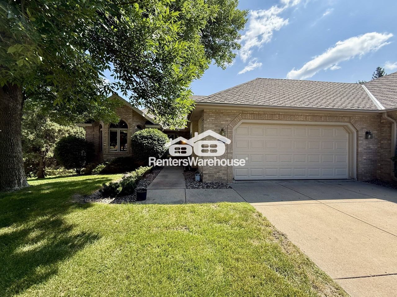 10445 Fawns Way - Photo 2 of 50