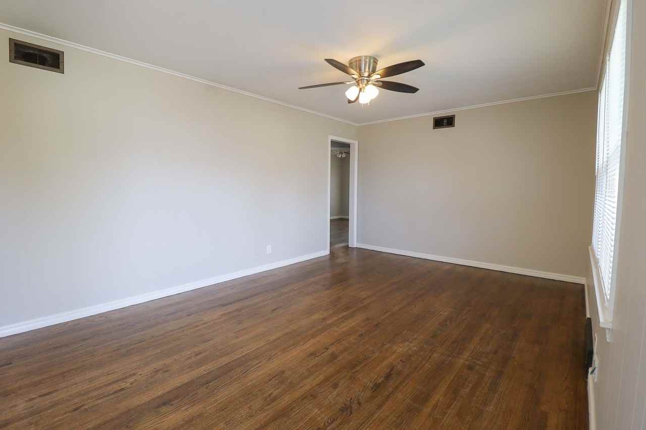 349 S 47th West Ave - Photo 3 of 36