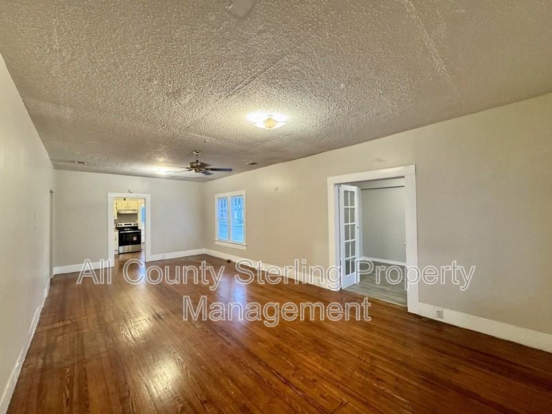 235 Southwest Columbia Avenue - Photo 5 of 20