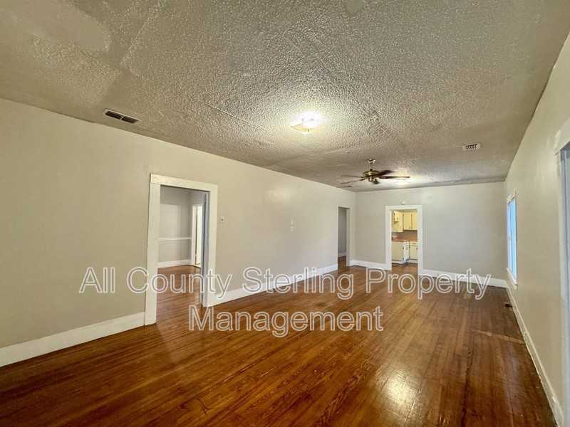 235 Southwest Columbia Avenue - Photo 6 of 20