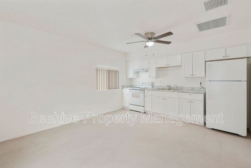 1429 E Fillmore St #7 - Photo 7 of 13