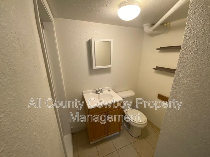 1217 1/2 E Bradley St - Photo 4 of 10