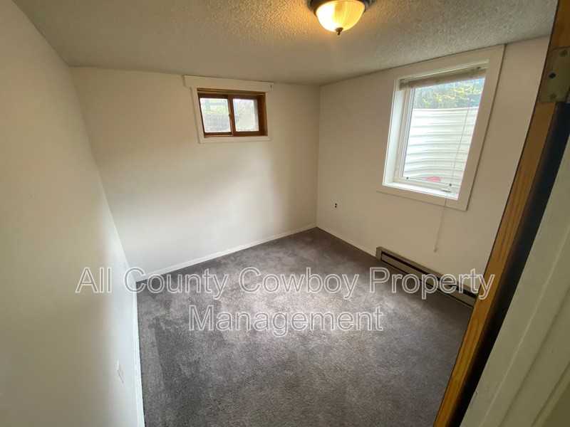 1217 1/2 E Bradley St - Photo 6 of 10