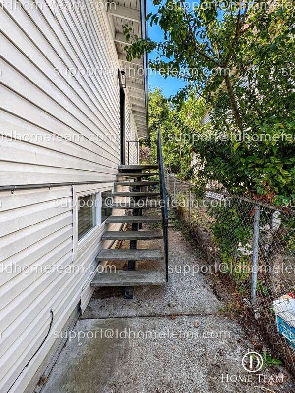 405 Maple Ave Nw - Photo 2 of 26