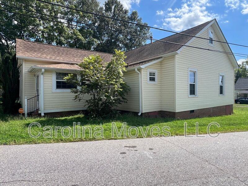 101 S 7th St - Photo 3 of 28