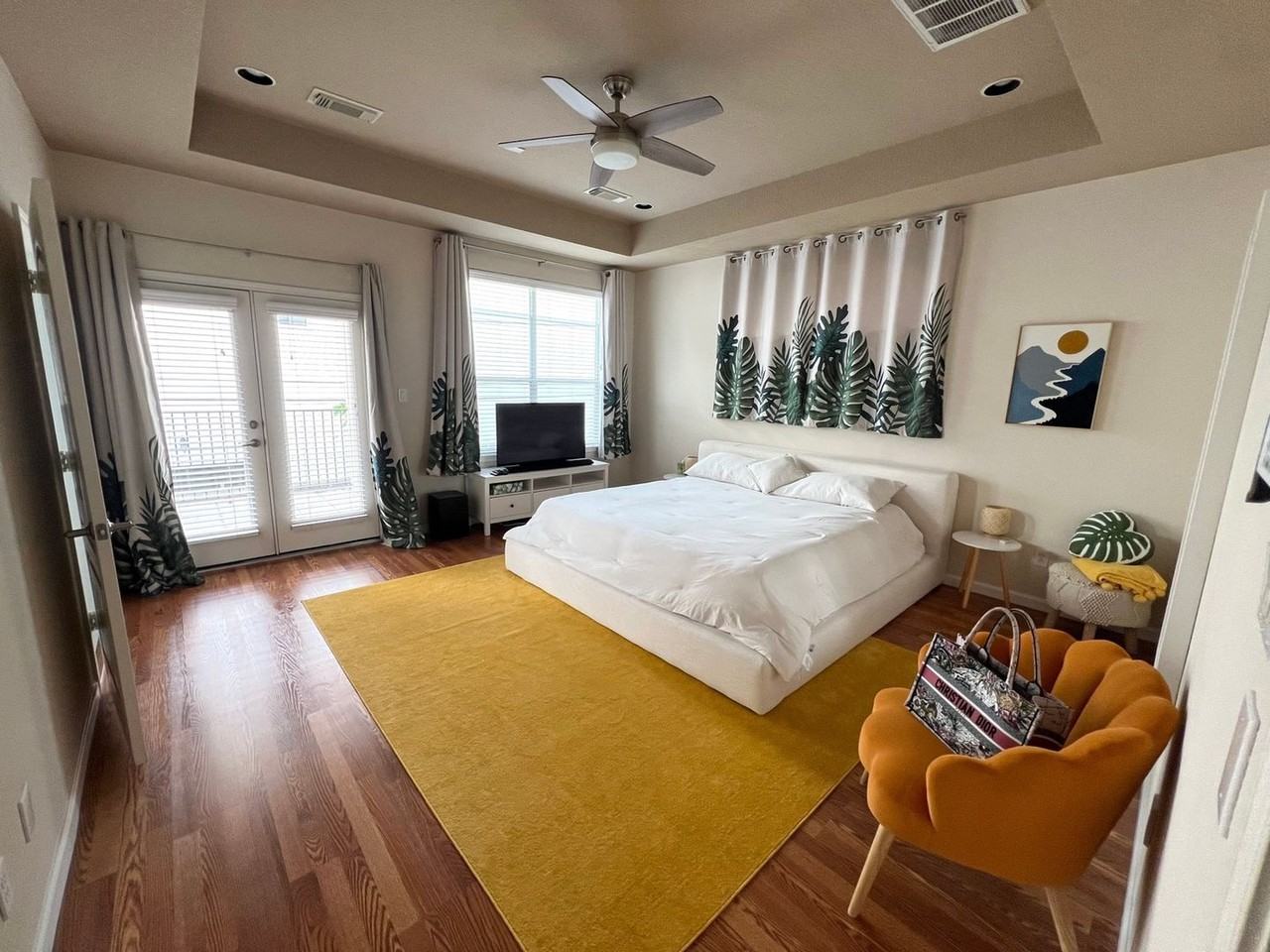 5457 Fairdale Ln - Photo 5 of 25