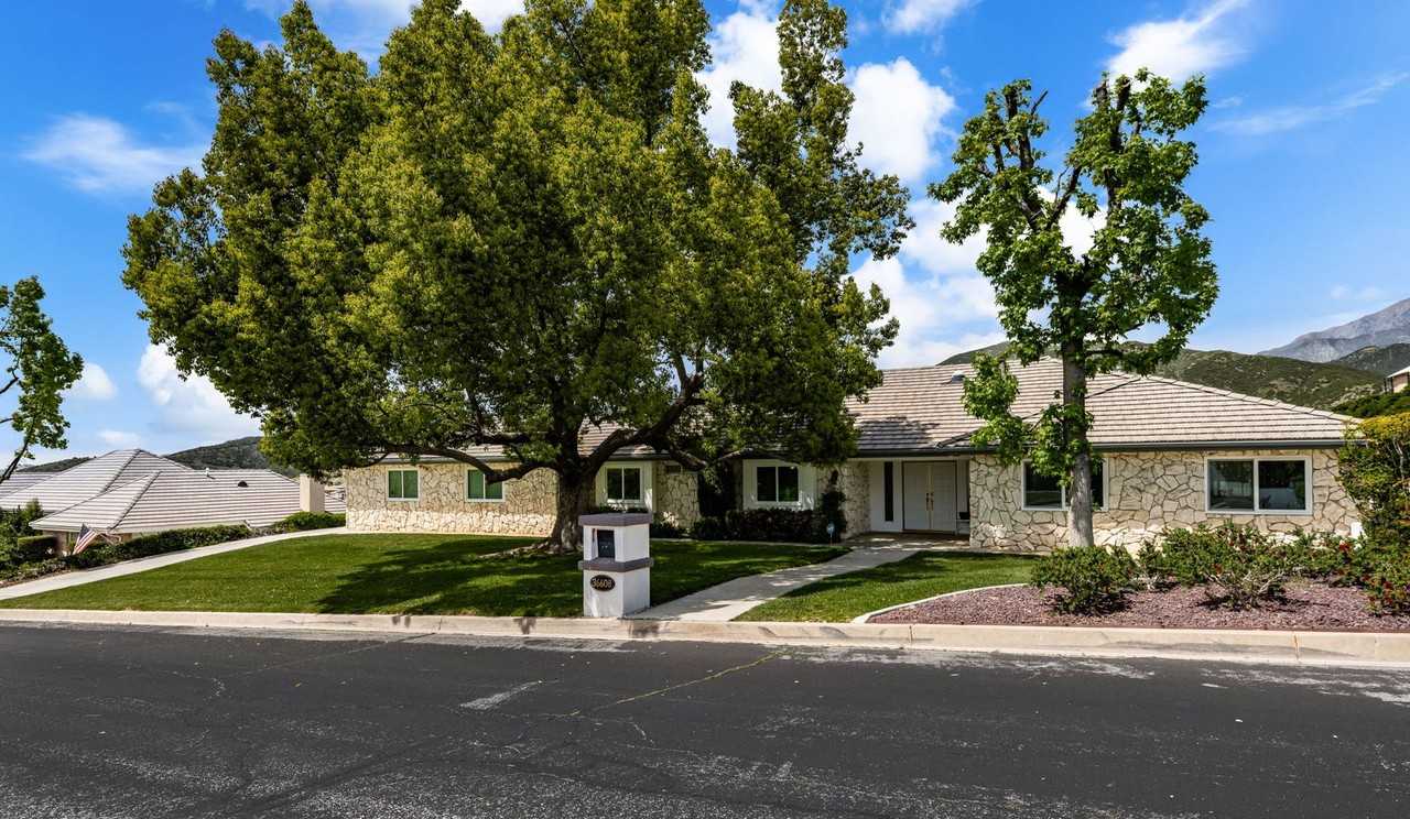 36608 Oak Ridge Dr - Photo 3 of 31