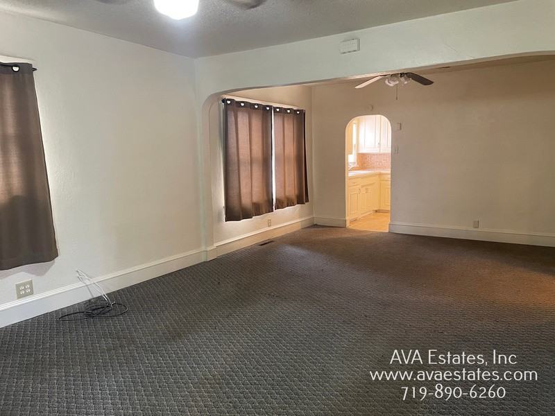 1302 Jackson St - Photo 2 of 12