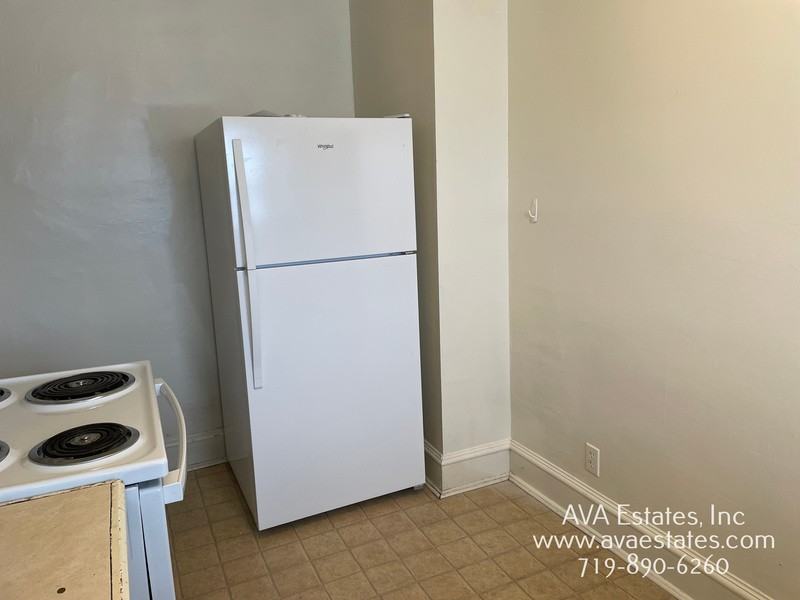 1302 Jackson St - Photo 4 of 12