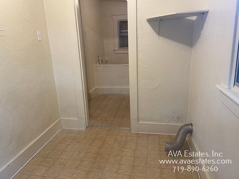 1302 Jackson St - Photo 7 of 12