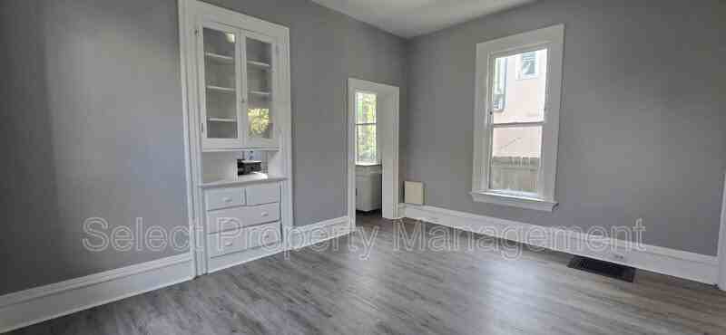 223 W Woodland Ave #1 - Photo 3 of 22