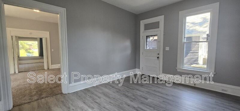 223 W Woodland Ave #1 - Photo 4 of 22