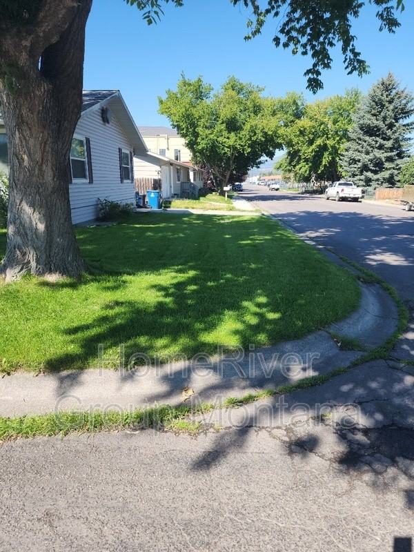 2205 Margaret Street - Photo 3 of 11