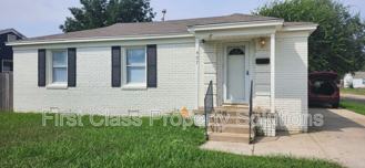 407 E Rickenbacker Dr - Photo 1 of 1