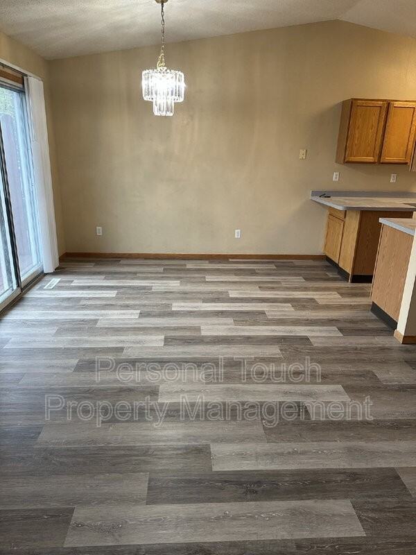 2571 Amber Valley Ct S - Photo 3 of 13