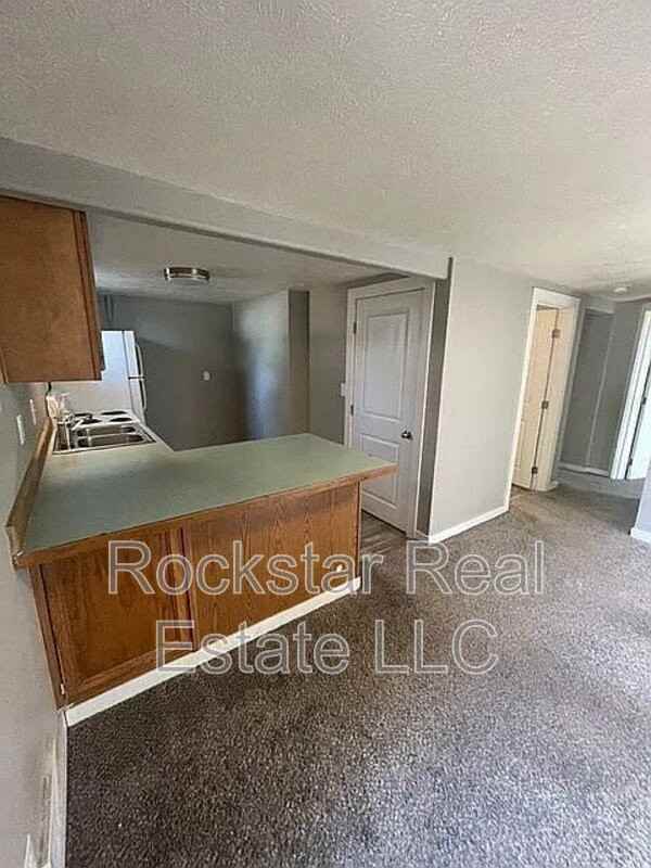 2213 N Perry St - Photo 2 of 9