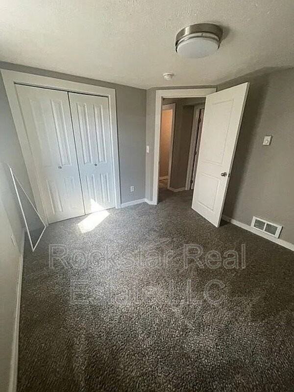 2213 N Perry St - Photo 4 of 9