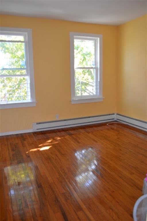 461 Mallory Ave - Photo 3 of 7