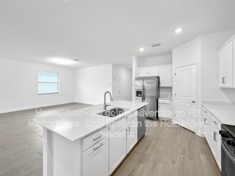 14290 Winding Cedar Way - Photo 4 of 25