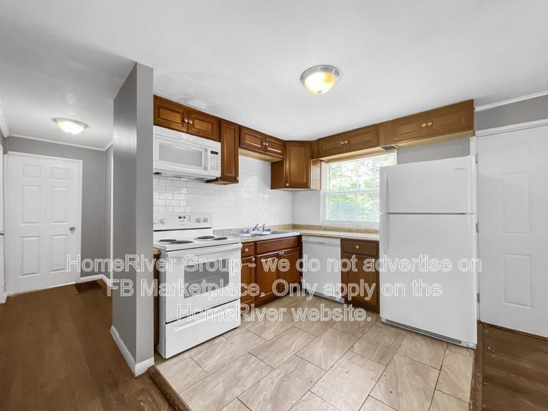 6012 N Charlotte St - Photo 3 of 17