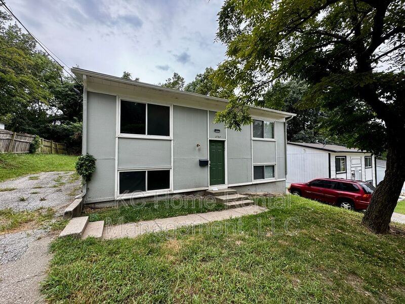 3723 Webster Ave - Photo 2 of 28