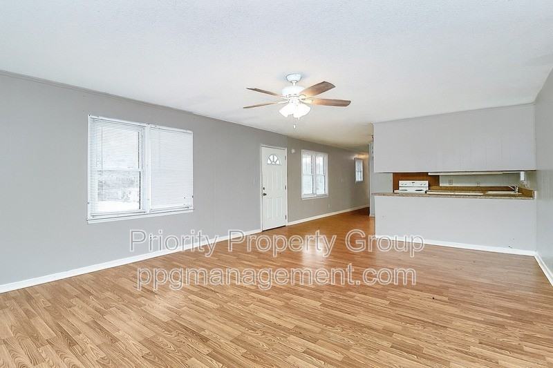 110 Maudie Ln - Photo 3 of 18