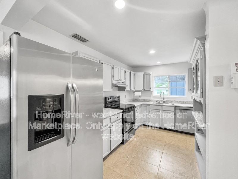 1237 Evelyn St - Photo 3 of 21