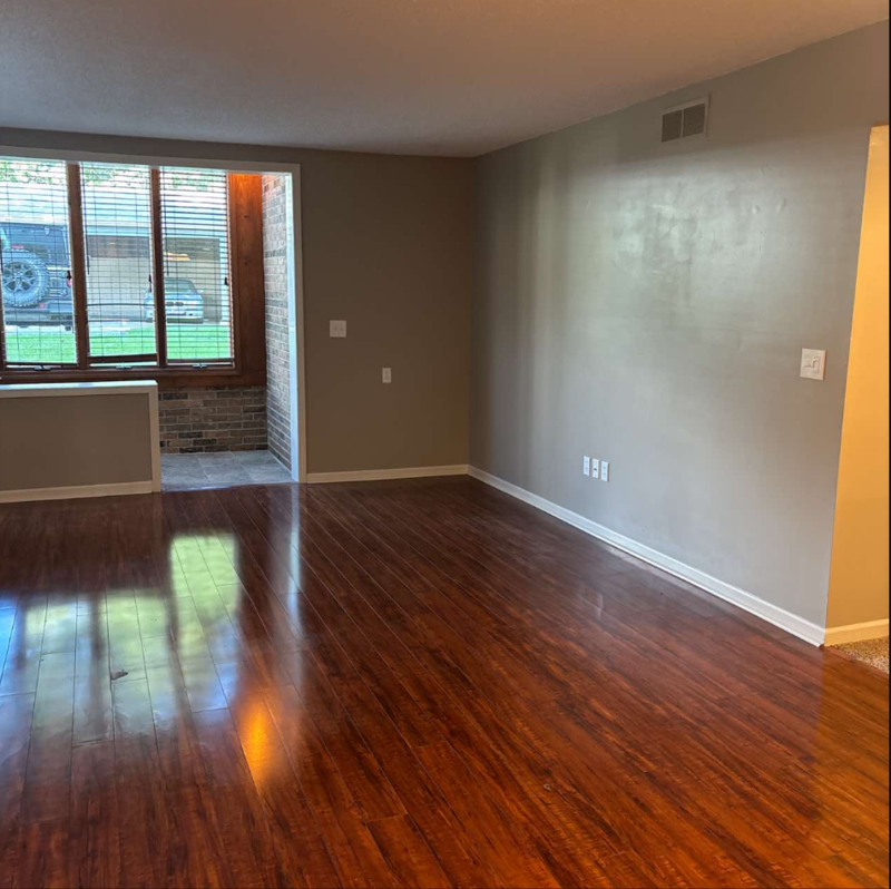 173 Pinewood Cir - Photo 2 of 10