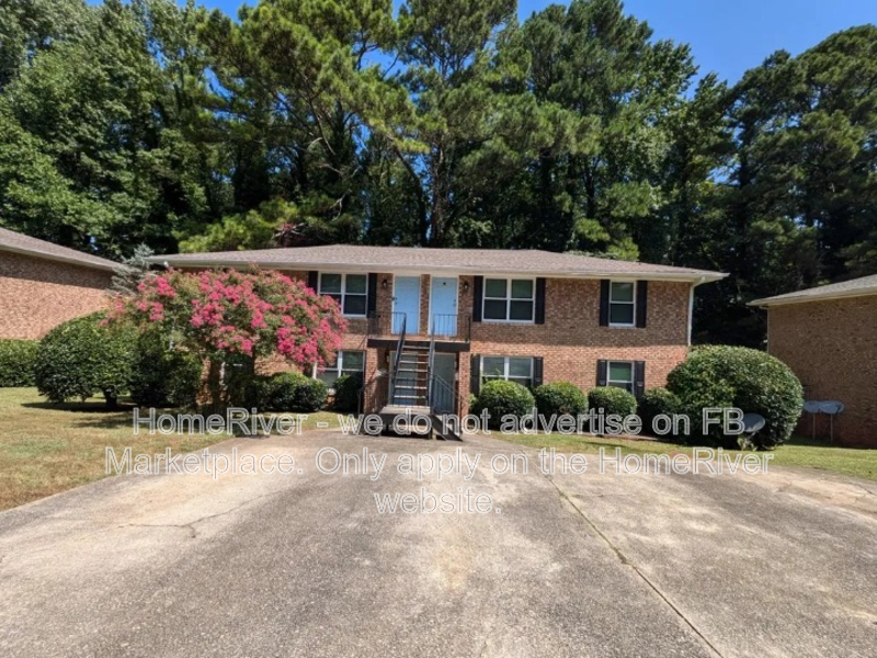 574 Evergreen Terrace #4 - Photo 2 of 7