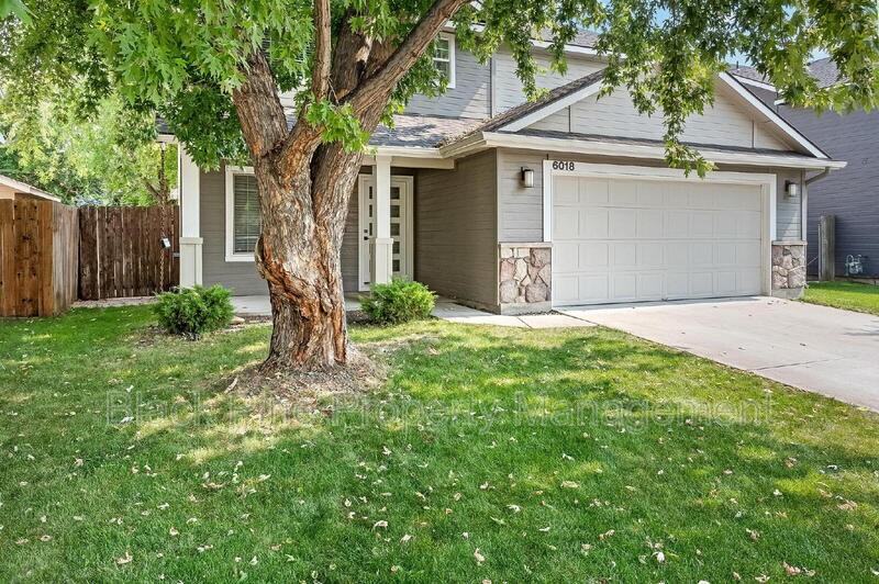 6018 N Silver Maple Ave - Photo 3 of 39