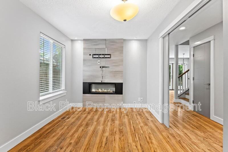 6018 N Silver Maple Ave - Photo 7 of 39