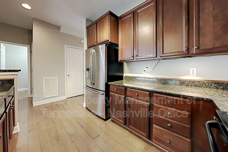 7539 Kemberton Ct - Photo 6 of 25