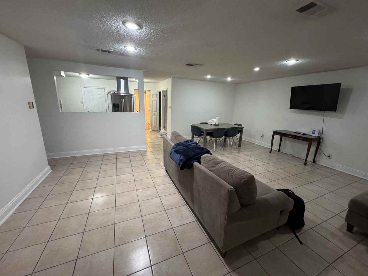 2888 Glenbrook Dr - Photo 3 of 4