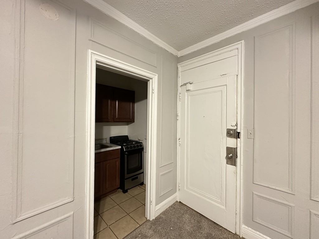 434 West Wellington Avenue #504 - Photo 5 of 21