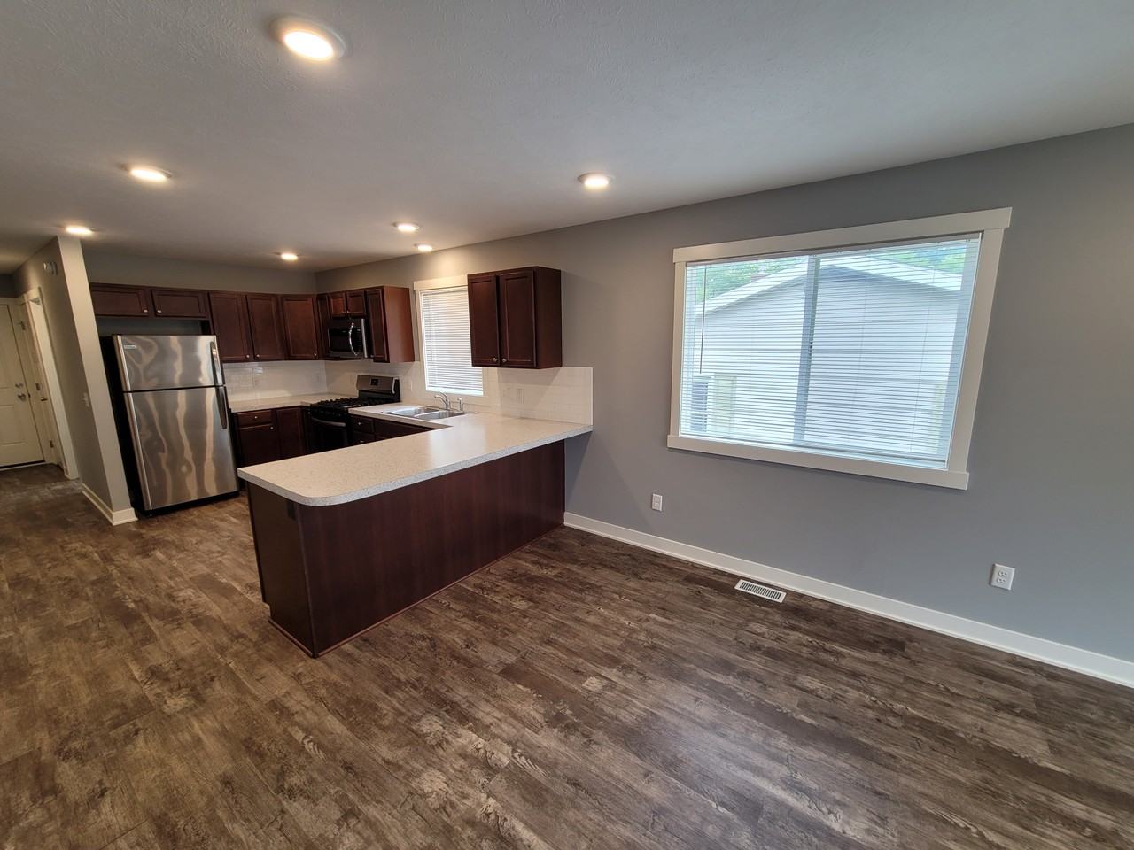 2727 Abigail St Se - Photo 4 of 20