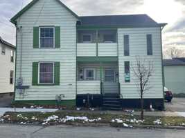 featured image of 922 School St