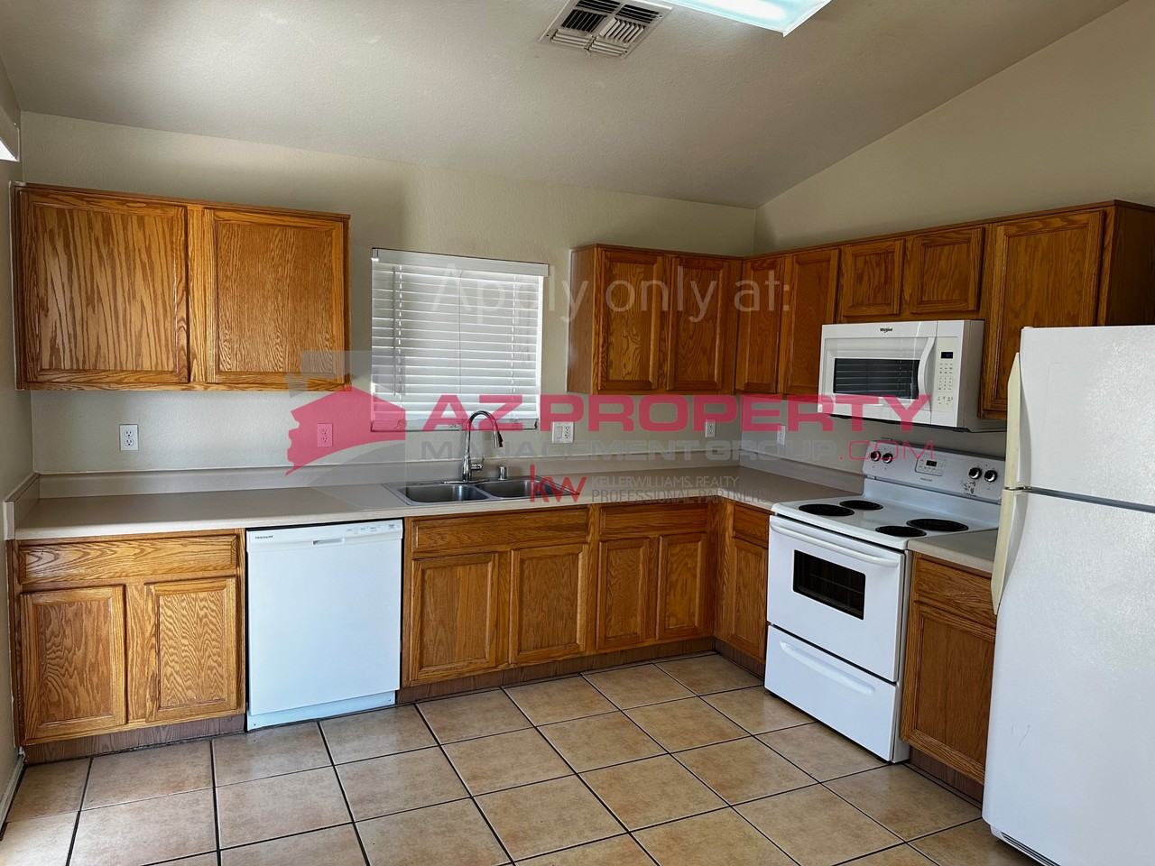 16906 N Briarwood Dr - Photo 3 of 13