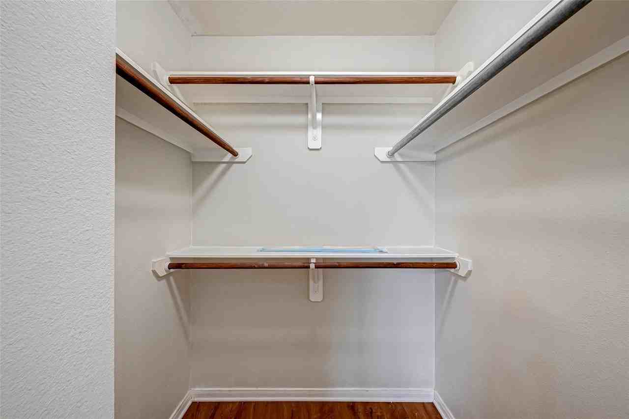 10820 Lake Mist Boulevard - Photo 7 of 11