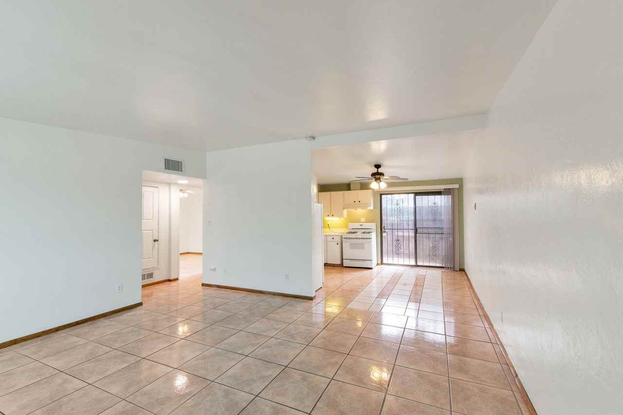 803 E Holaway Dr - Photo 3 of 24