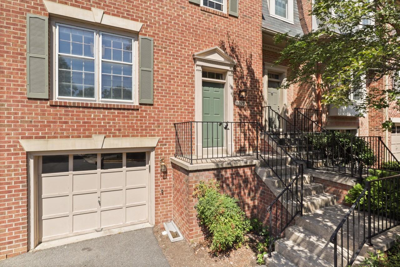 5929 Woodfield Estates Drive - Photo 6 of 46